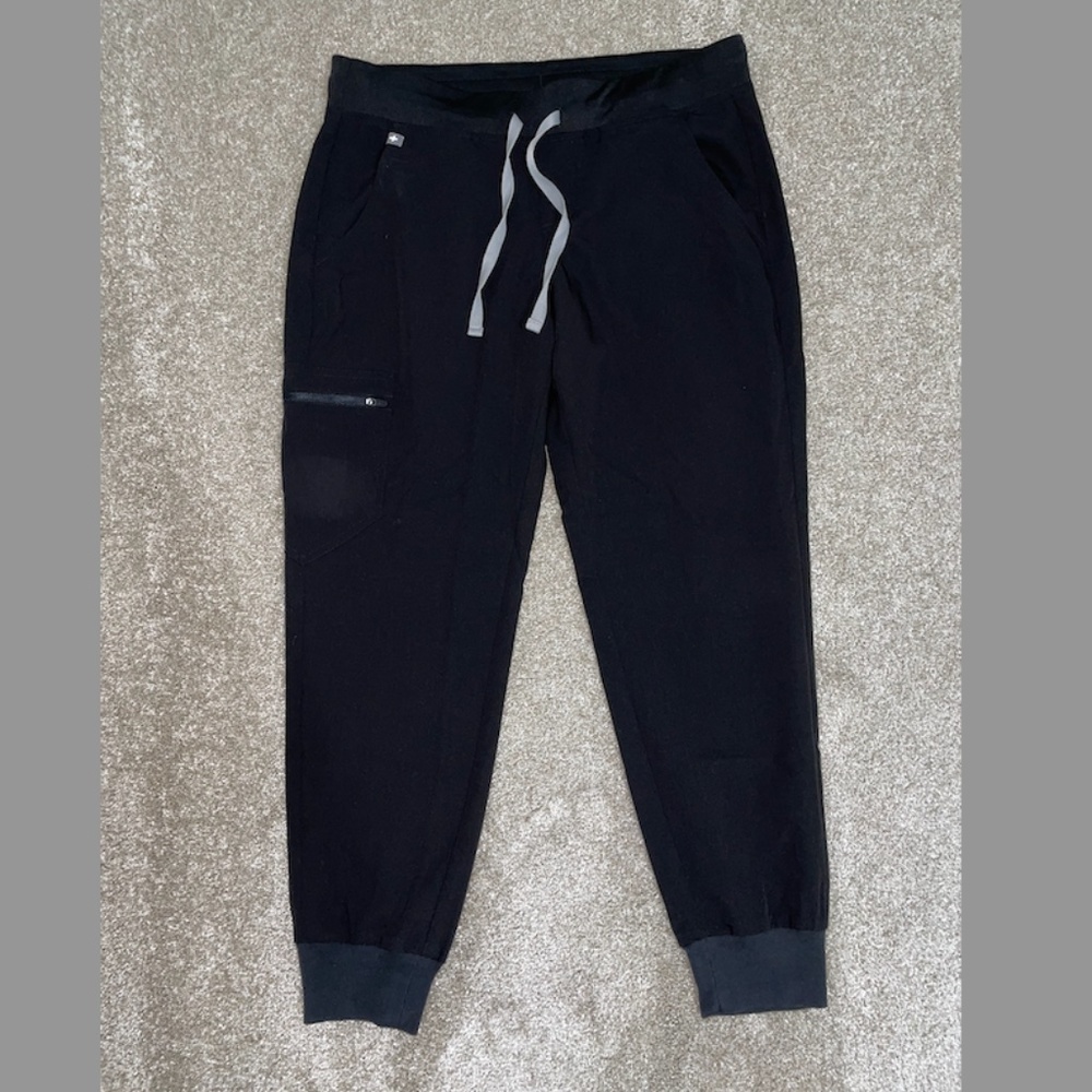 FIGS Zamora Jogger Scrub Pant (Black, Size Medium Petite)